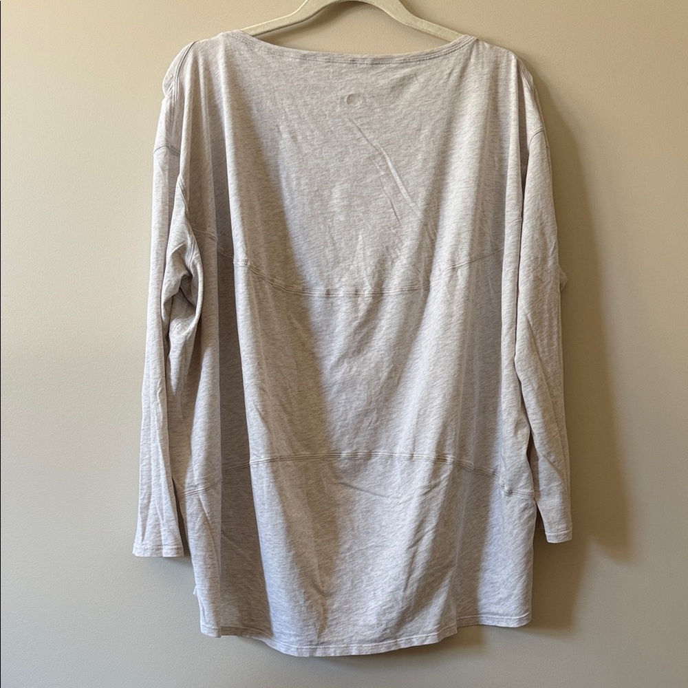 Lululemon Back in Action Long Sleeve – Oatmeal Heather